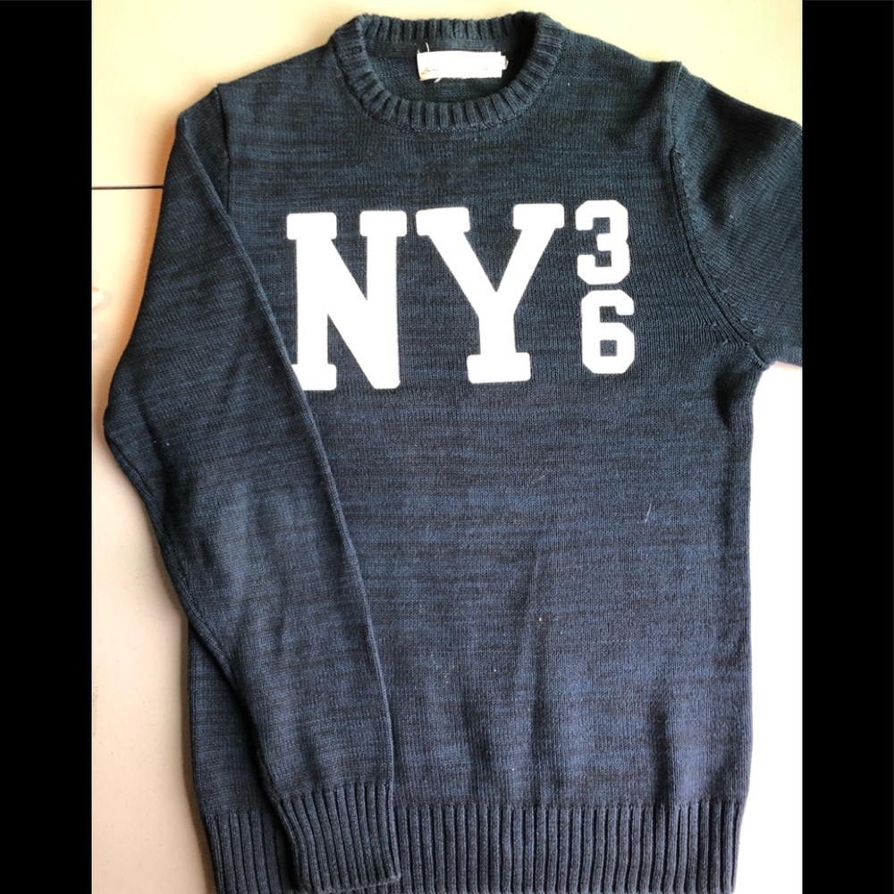 lOGG sweater